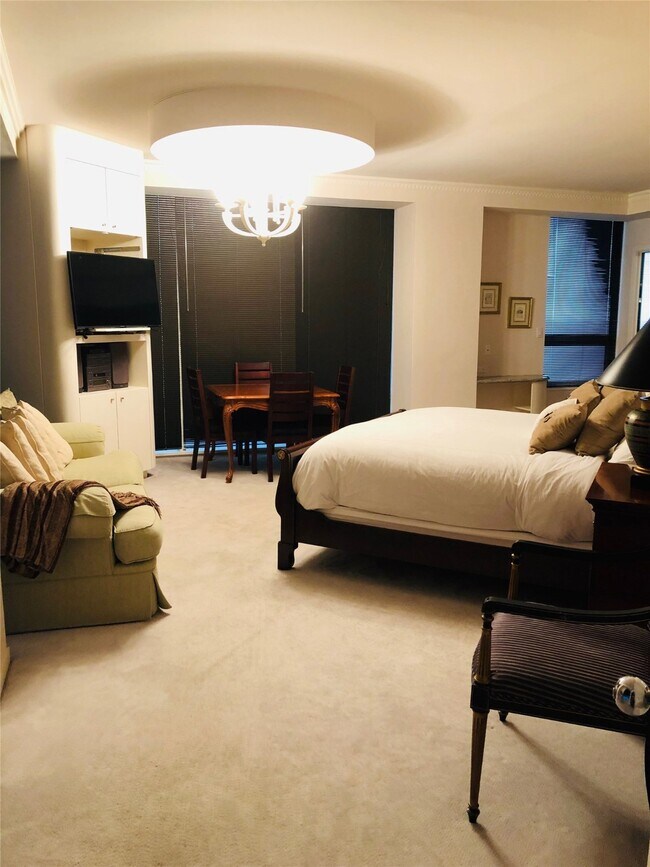 Building Photo - 5110 San Felipe St