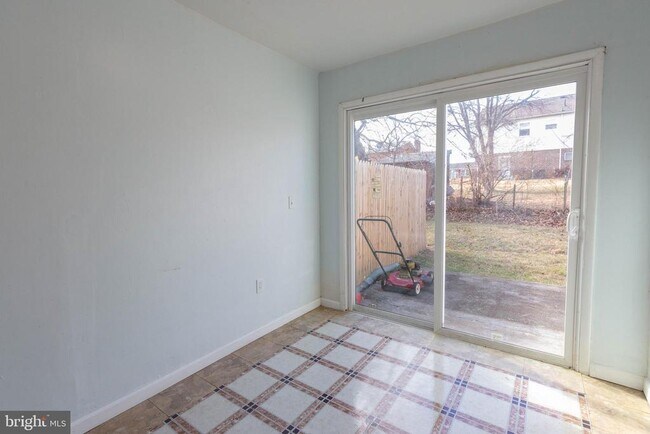 Building Photo - 48 Turf Ln