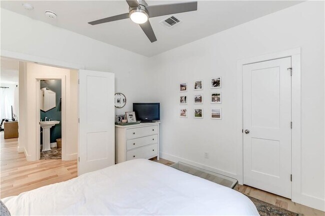 Building Photo - 4809 Whispering Valley Dr
