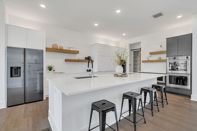 Building Photo - 6409 HIgh Top Ct