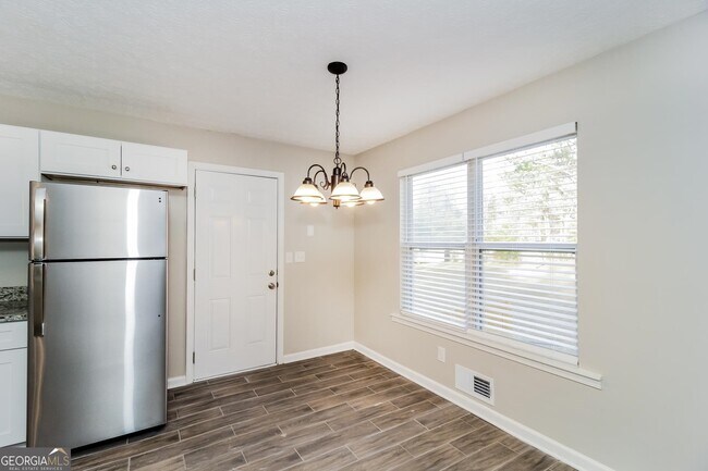 Building Photo - 68 Powder Dr