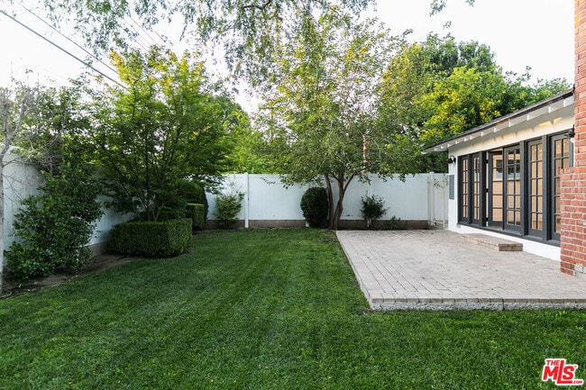 Building Photo - 8335 Gladbeck Ave