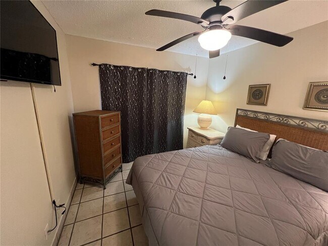 Building Photo - 1515 Pinellas Bayway S