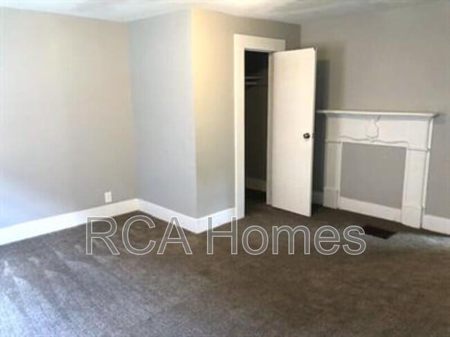 Building Photo - 1011 Dreier Pl