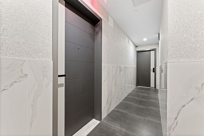 Building Photo - 15 West End Ave