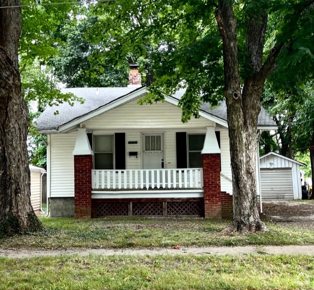 Building Photo - 1505 E McDaniel St