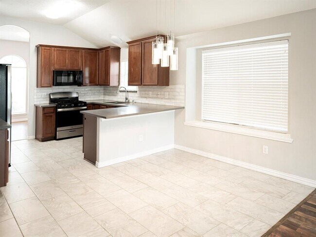 Building Photo - 2414 Alcove Foster Ct