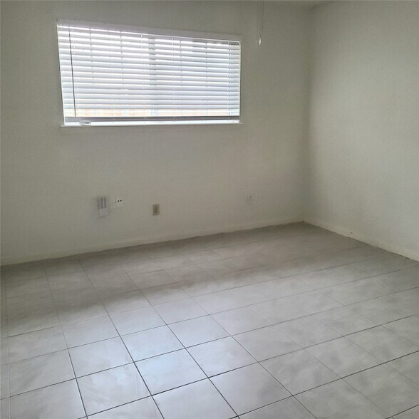 Building Photo - 1006 Walnut Bend Ln