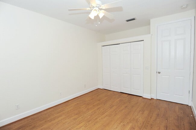 Building Photo - Annual Rental - Single Family Home Naples Park!