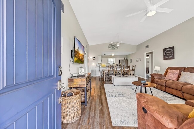 Building Photo - 21600 Zachary Dr