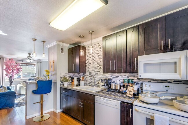 Building Photo - 220 Mitchell St