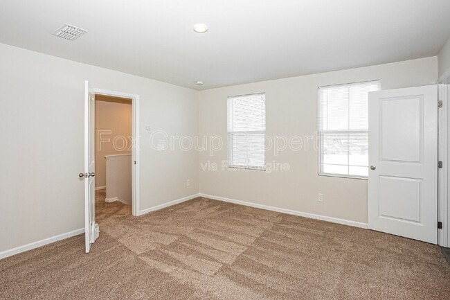 Building Photo - 160 Browband St
