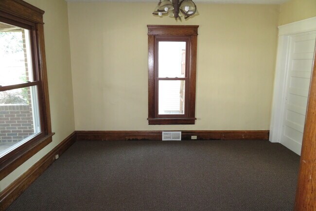Building Photo - 424 Kirn Ave