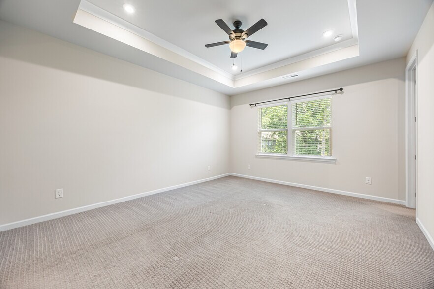 Building Photo - 529 Madison Falls Ct