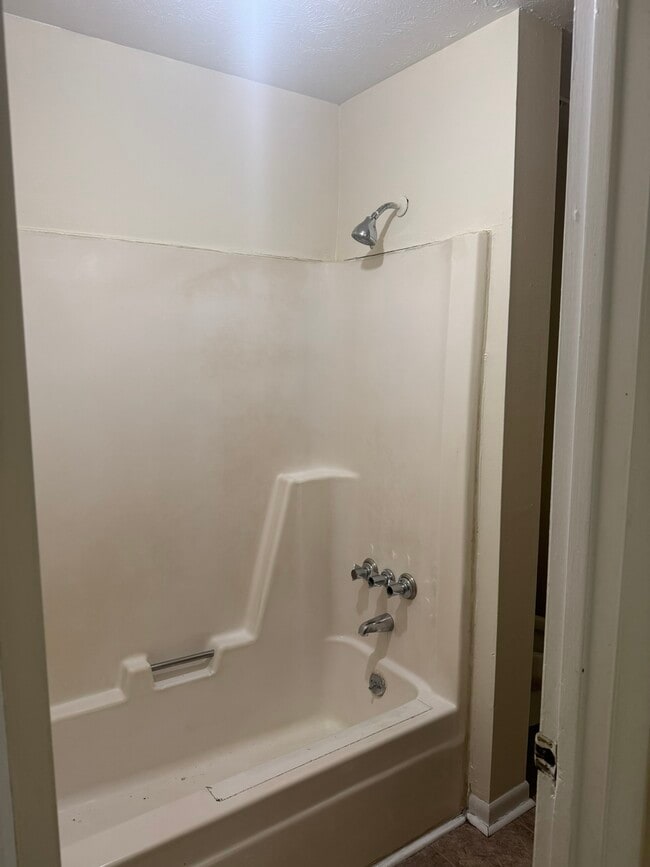 Building Photo - 1310 Ewing Creek Dr