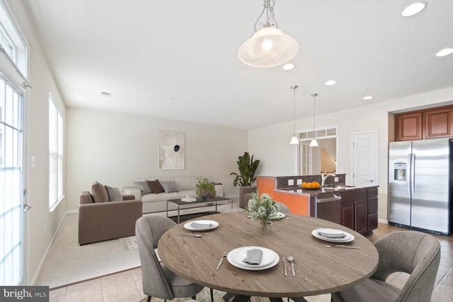Building Photo - 320 Chessington Dr