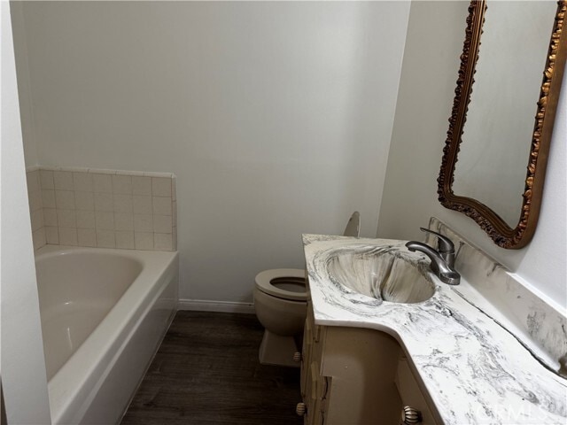 Building Photo - 2115 Holly Ave