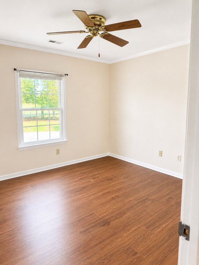 Building Photo - Beautiful Condo