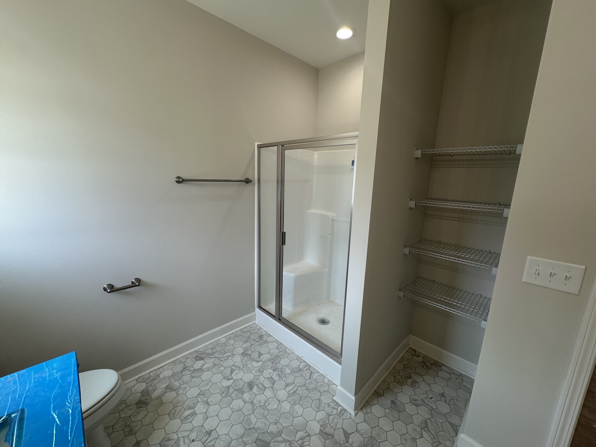Building Photo - 411 Creeks Edge Dr