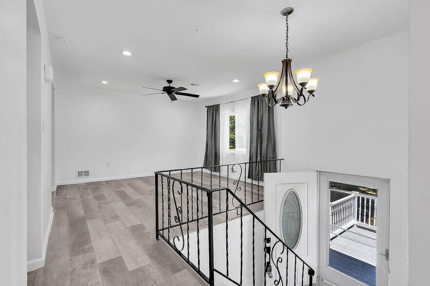 Building Photo - 2144 Dover Pines Ave