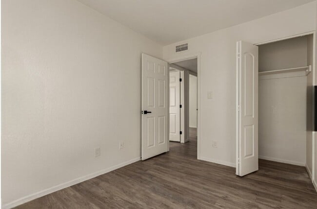 Building Photo - 4523 E Wood St