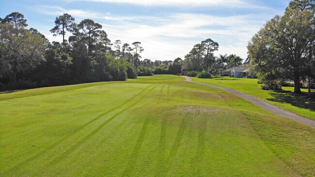 Building Photo - 1509 SW Mockingbird Cir