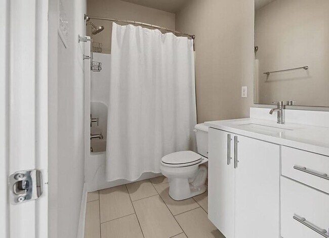 Building Photo - Modern 3BR/2.5BA Home in the Heart of Baton Rouge