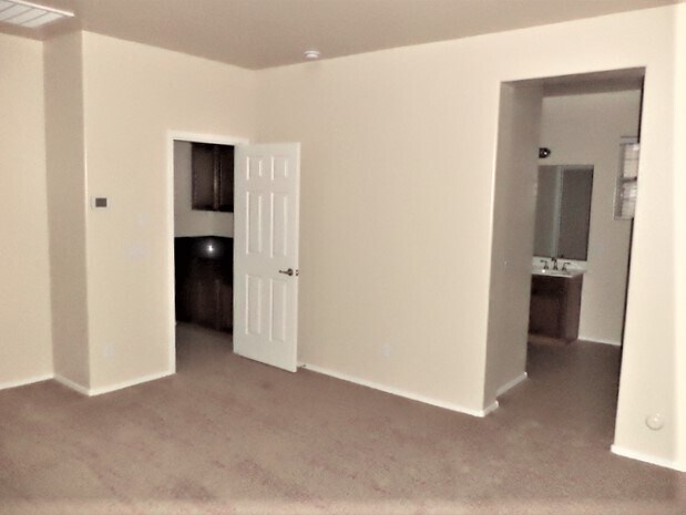Building Photo - 5339 W Chisum Trl