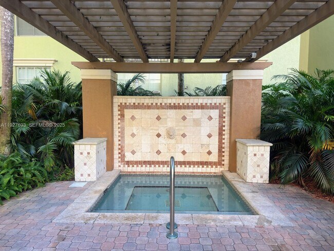 Building Photo - 1919 Van Buren St