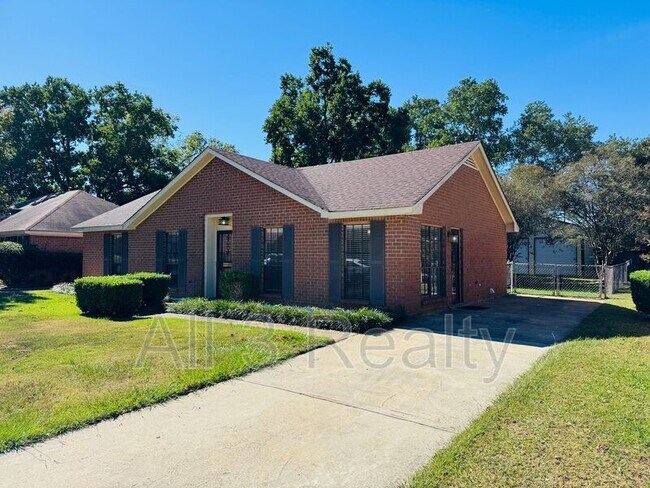 Building Photo - 728 E Gardendale Dr