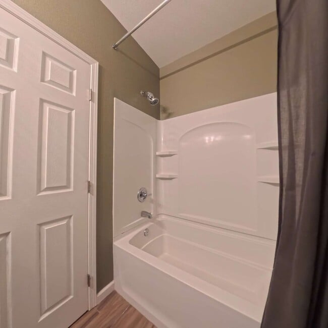 Building Photo - Stylish 2 bedroom 2 bathroom 1 Attached Car Garage at Tripoly South