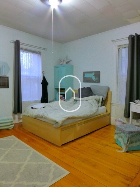 Building Photo - 61 Hillside St