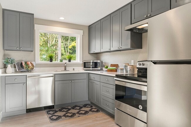 Building Photo - 9110 Redmond-Woodinville Road NE-Unit 101