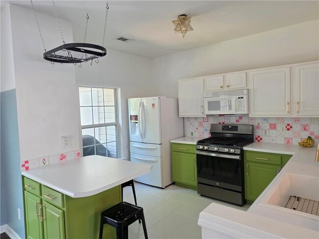 Building Photo - 1706 Stanwood Dr NW