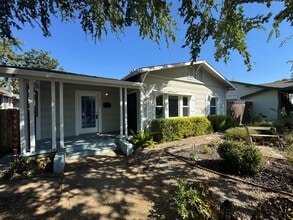 Building Photo - 2 bedroom |1 bathroom | Charming West Taho...
