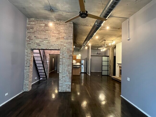 Building Photo - 110 N Peoria St