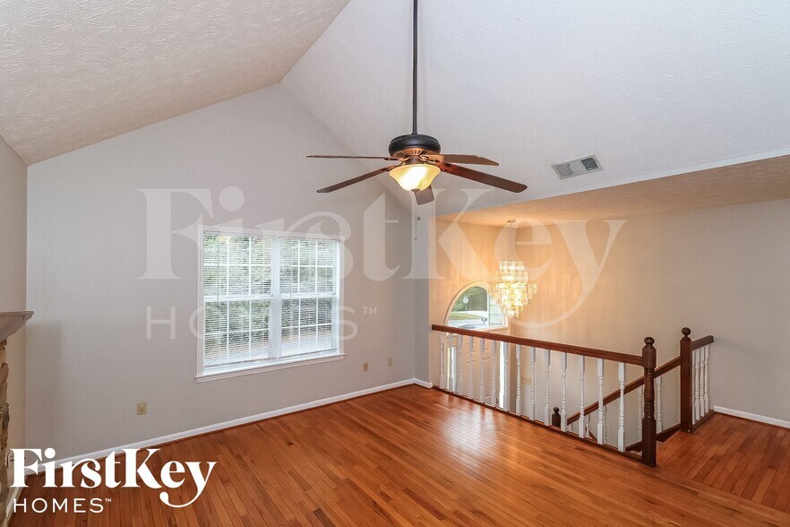 Building Photo - 2905 Navajo Cir