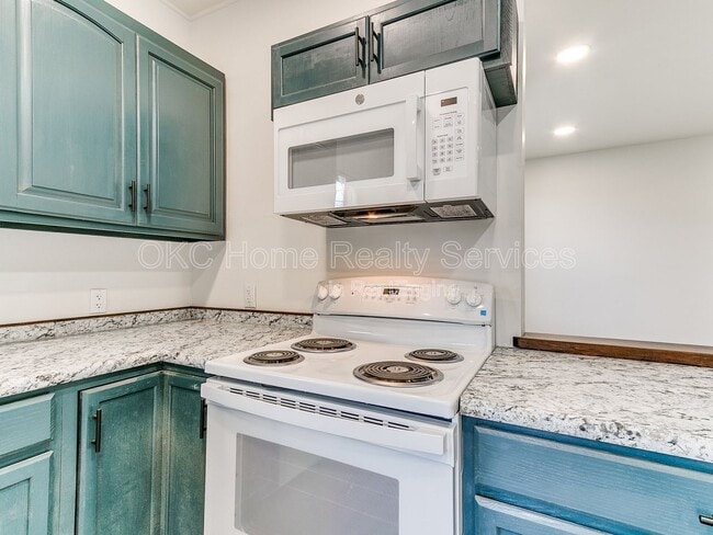 Building Photo - 1812 W Noble Ave