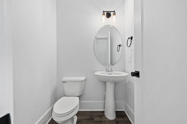 Building Photo - Lee Street B3