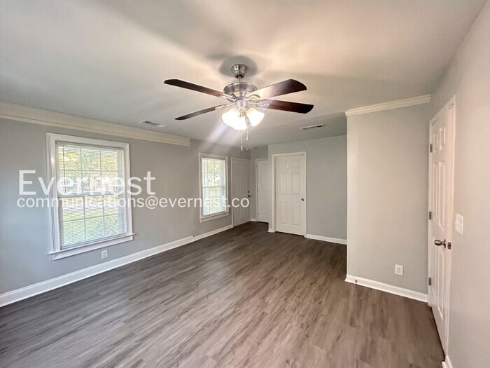 Building Photo - 206 Harwell Rd NW