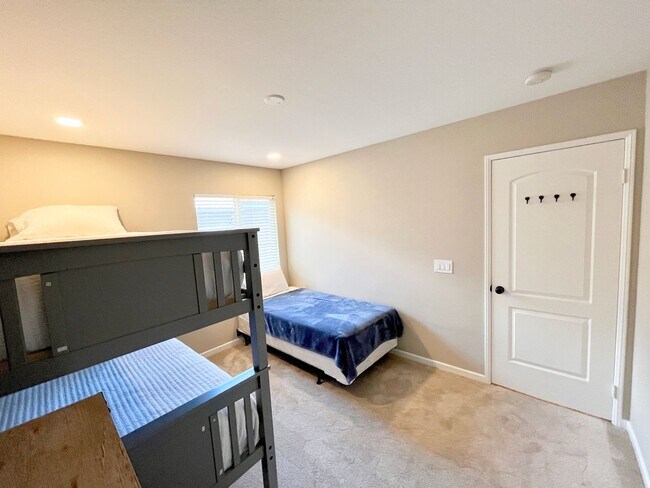 Building Photo - Long Term - Pristine 3 Bedroom Family Home @ Terra Lago in Indio