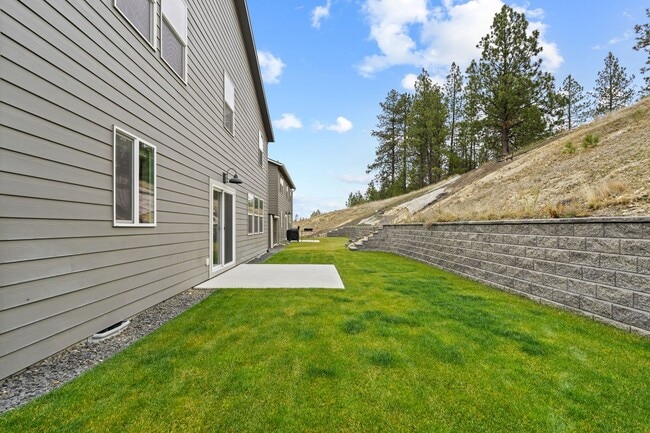 Building Photo - 2022 Built Charming 4-Bedroom Retreat with Scenic Views just 15 minutes west from downtown Spokane