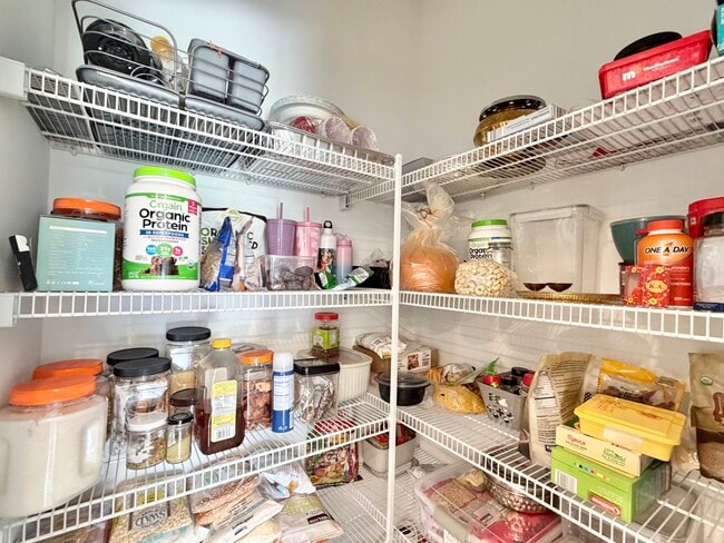 Building Photo - 331 Red Oak Cir