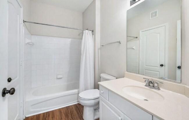 Building Photo - Beautiful Mt. Pleasant Condo For Rent!