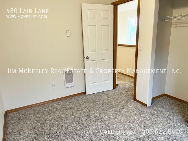 Building Photo - 480 Lair Ln