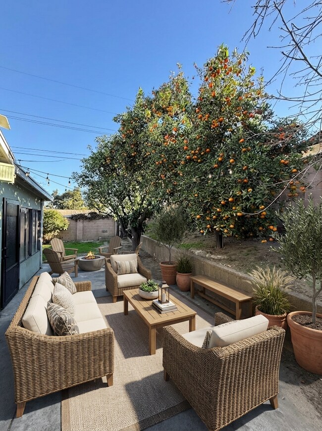 Building Photo - Beautiful 4 Bedroom, 2 Bathroom, Sylmar Home! Ready for Move-In!