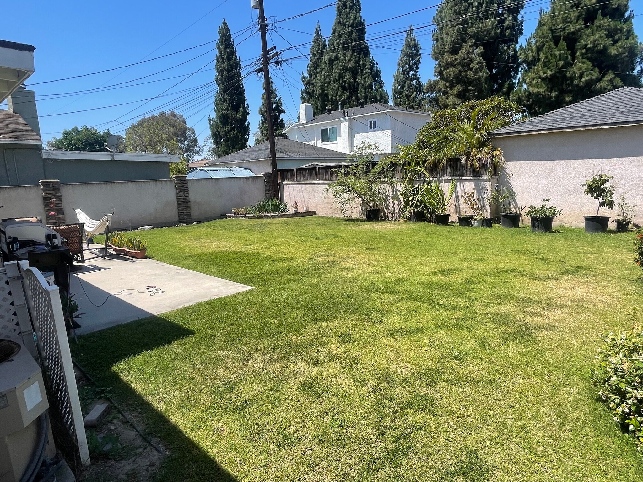 Building Photo - 5325 Dunrobin Ave