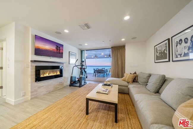 Building Photo - 26508 Latigo Shore Dr