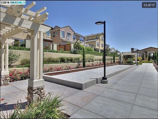 Building Photo - $3,690 - GORGEOUS 3 BEDROOM HOME IN EAST D...