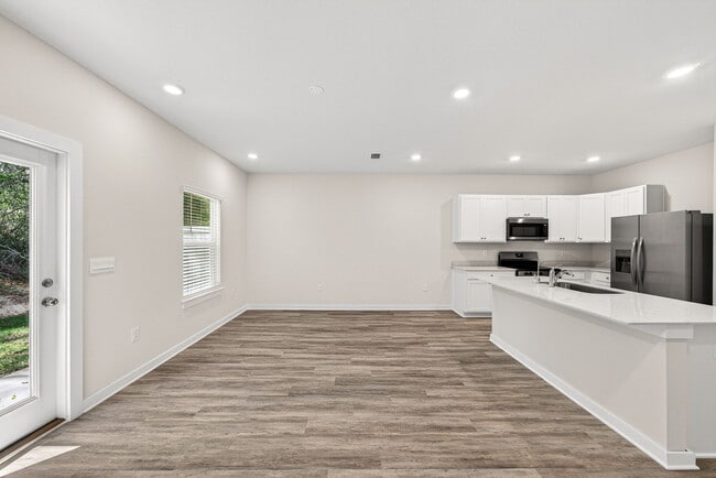 Building Photo - 51 S Main Deck Dr